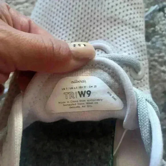 Allbirds Women's White Tree Runner Kaikoura White Sustainable Sneaker 9 - Picture 14 of 16